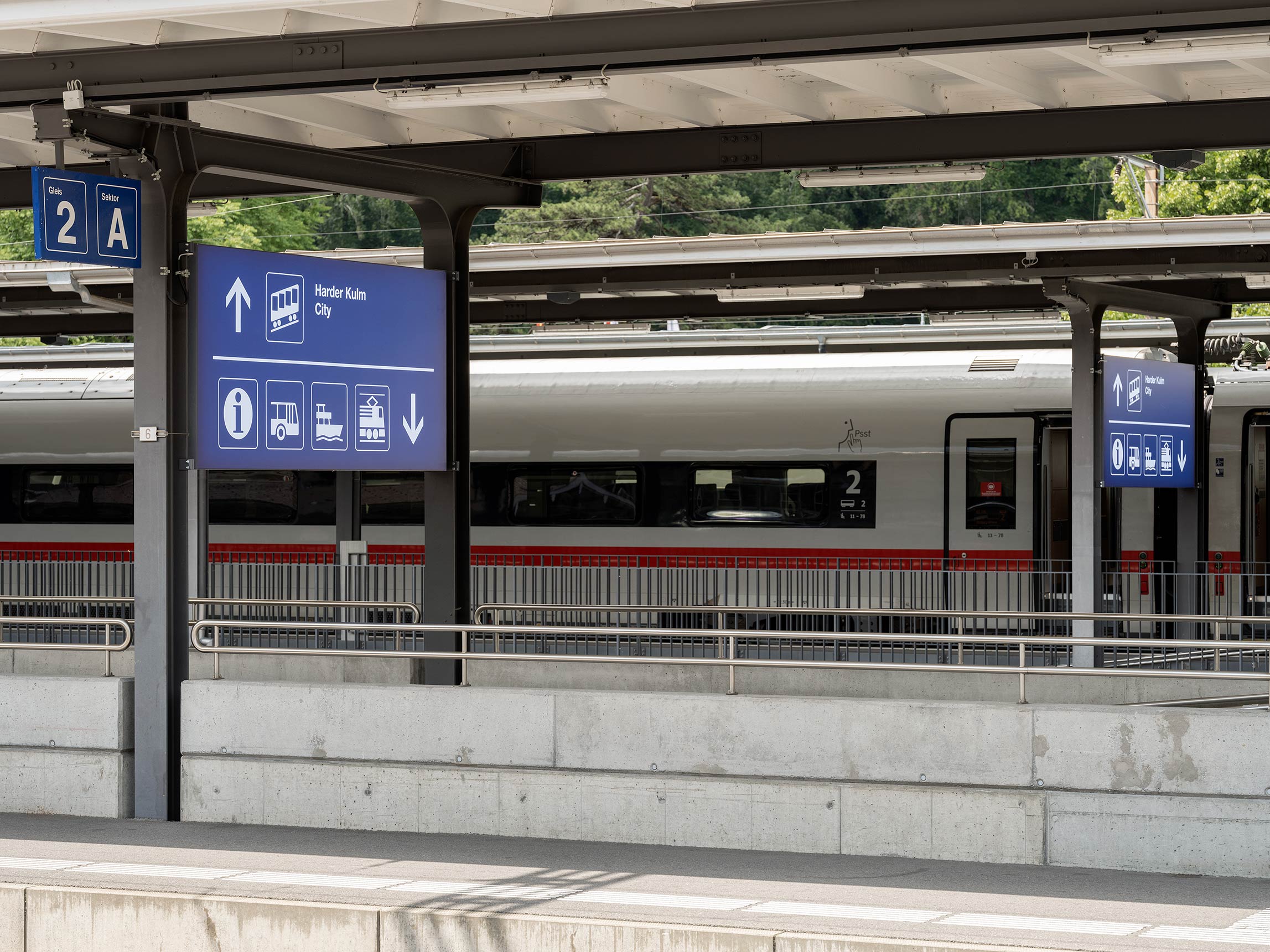 Bahnhof Interlaken Ost Orientierung Kundenlenkung Signaletik